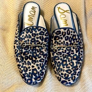 Size 9 leopard Mikes